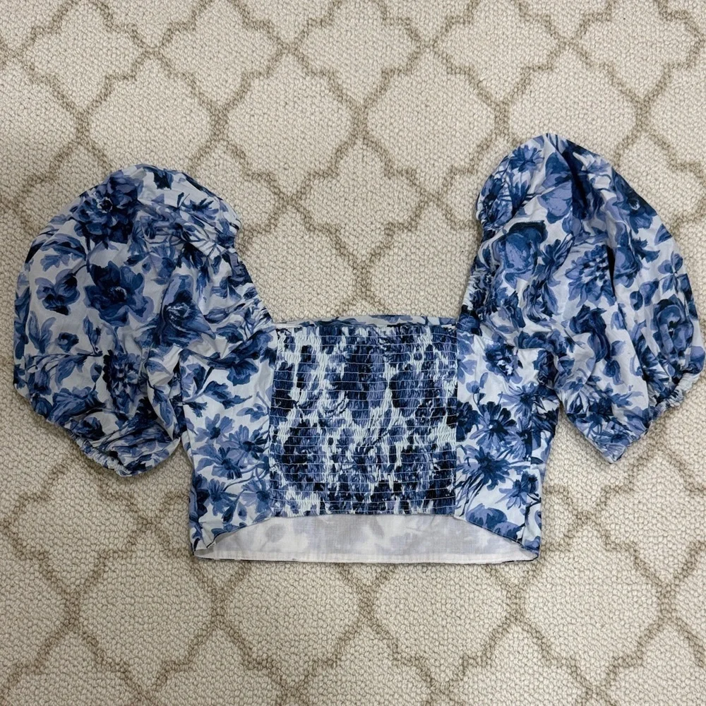 Abercrombie & Fitch Blue‎ Floral Puff Sleeve cropped Blouse top shirt